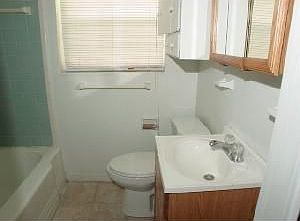 3rd image of 3532 Centerhill Dr N