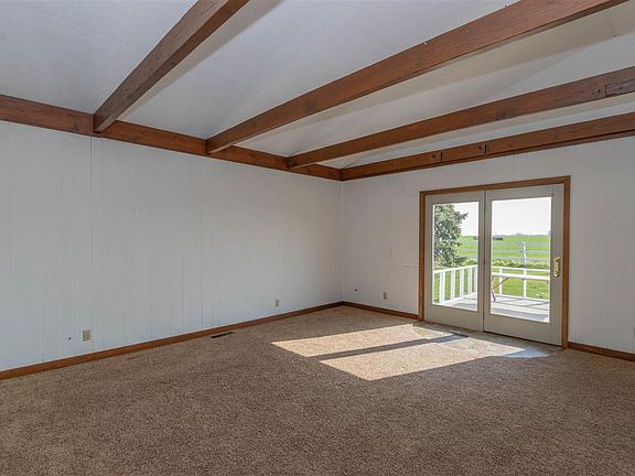 3rd image of 2640 Larch Ave