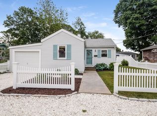 3 Swinburne St, Jamestown, RI 02835