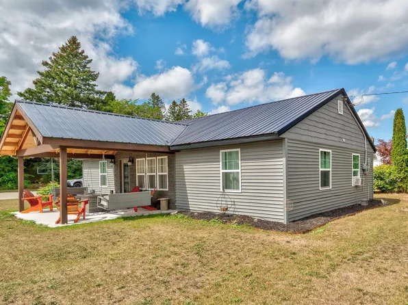106 W D Ave, Newberry, MI 49868