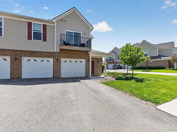 3rd image of 9988 Ridge Run St