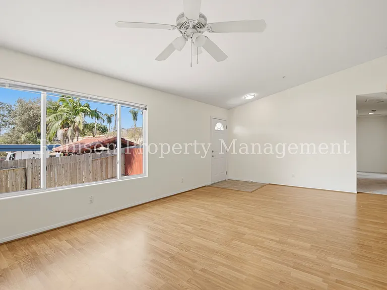 806 Galaxy Dr — Photo 7