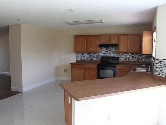 4th image of 164 Jefferson Dr