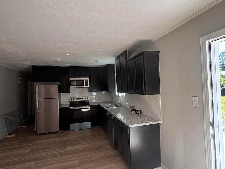 2605 Shalimar Dr — Photo 4