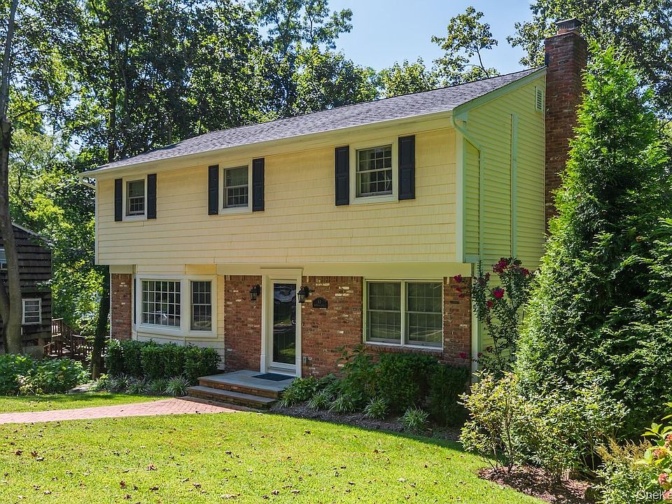 1st image of 33 Northwood Circle