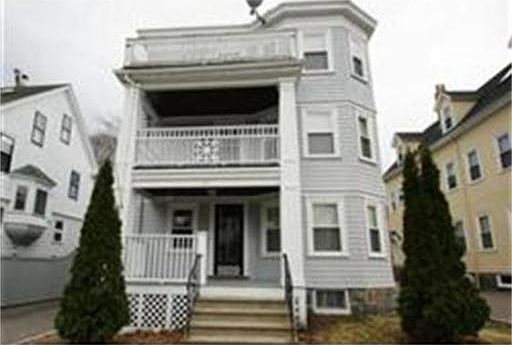 1st image of 20 Farquhar St #3