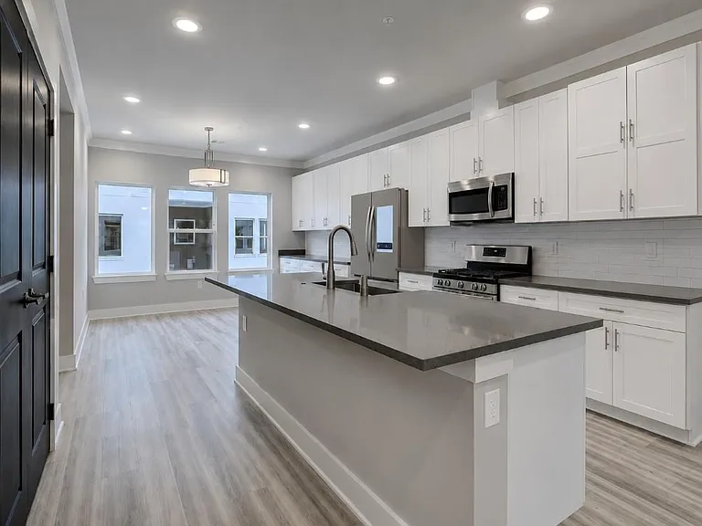 3316 Santee St — Photo 4