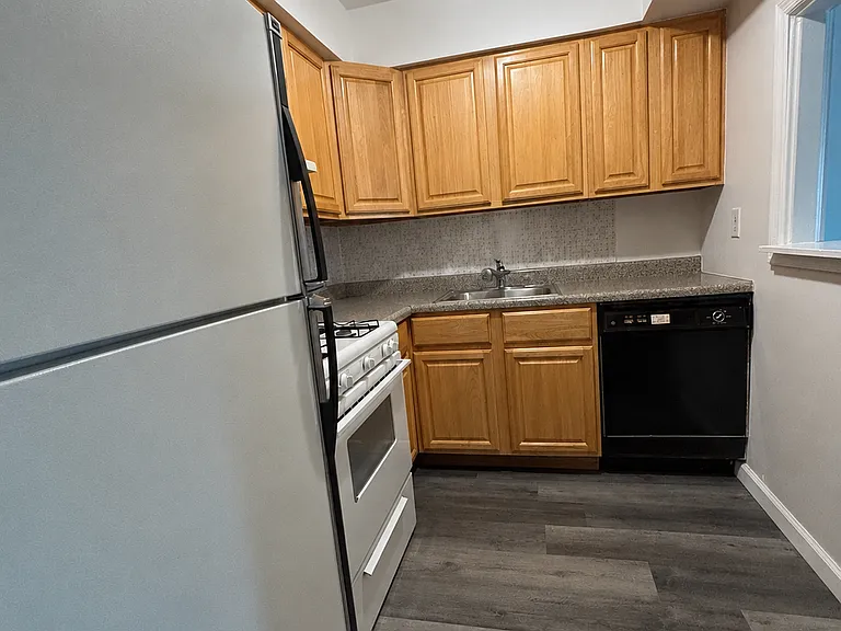 54 Whitaker Pl — Photo 6