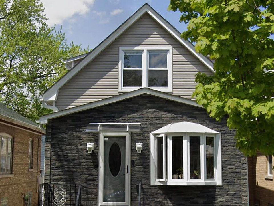 1st image of 6216 W Cornelia Ave #2