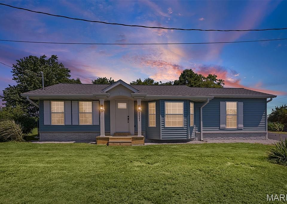 1st image of 3021 Carlyle Ave