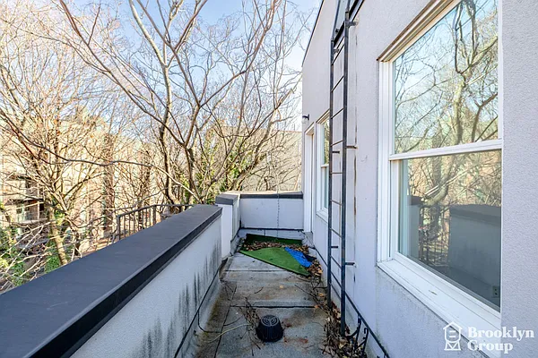 Rented by Brooklyn Group | media 16