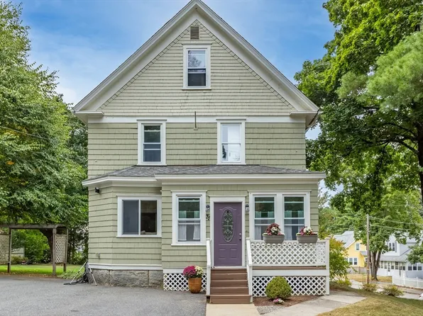 31 Carney St, Uxbridge, MA 01569