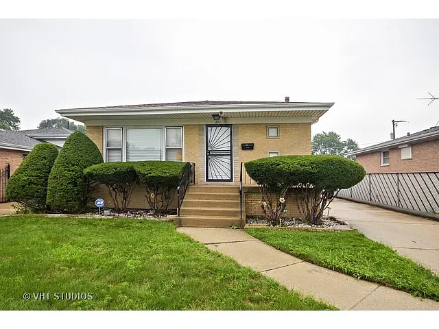 261 Prairie Ave photo 1
