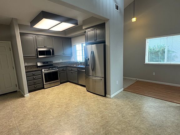 5th image of 1318 Robinson Ln