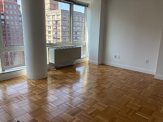 3rd image of 217 E 96th St APT 33D
