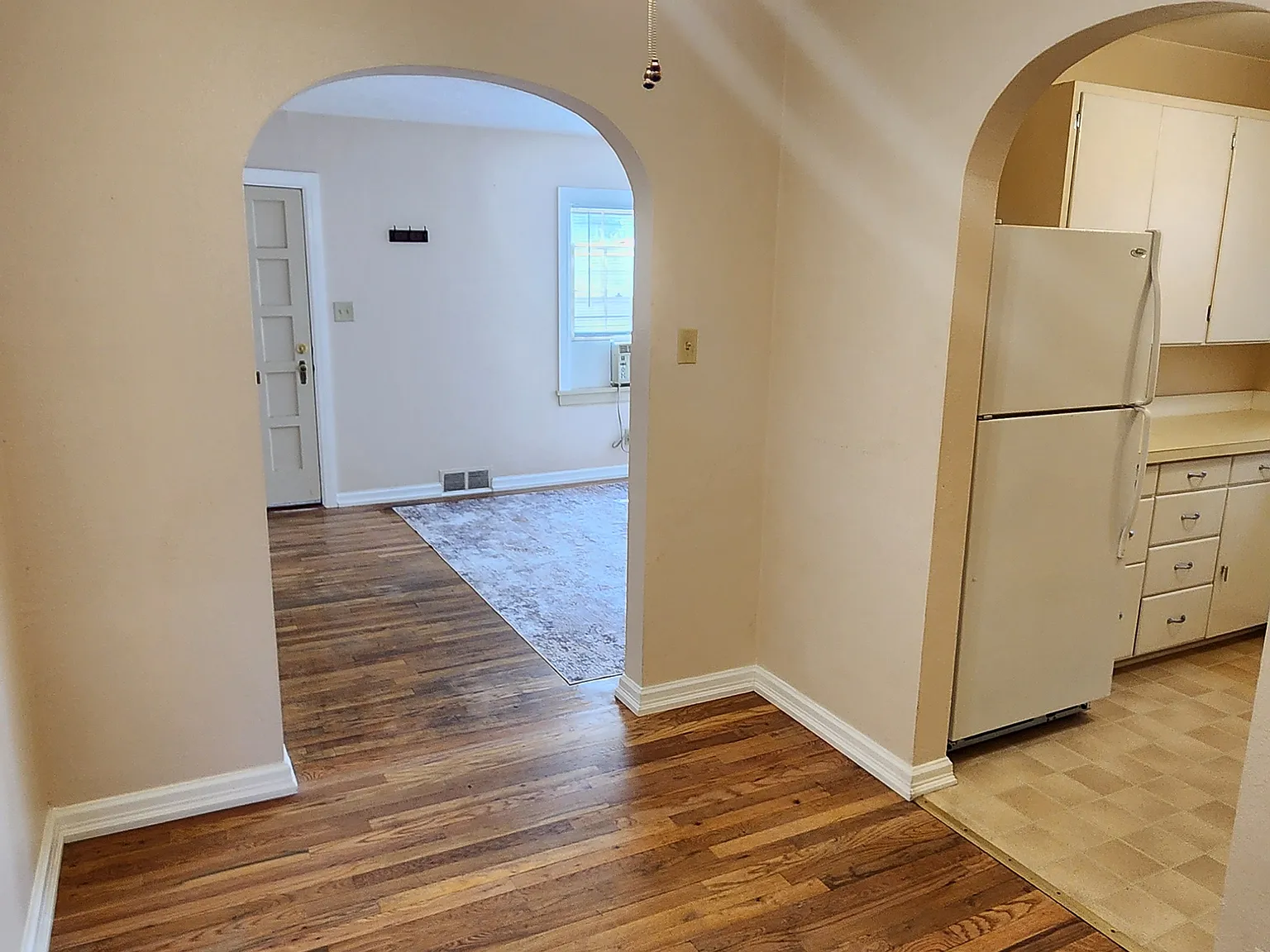1 bed, 700 sqft, $1,250 — Photo 2