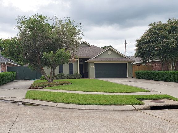 2 Large Driveways!