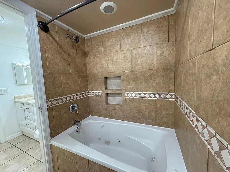 633 S Palmetto Ave #301 — Photo 15