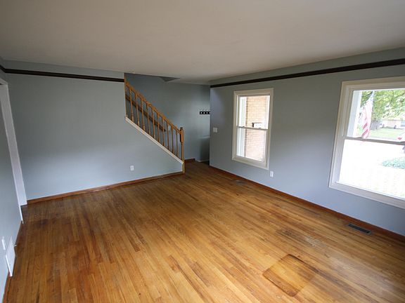 2nd image of 453 Morningside Dr