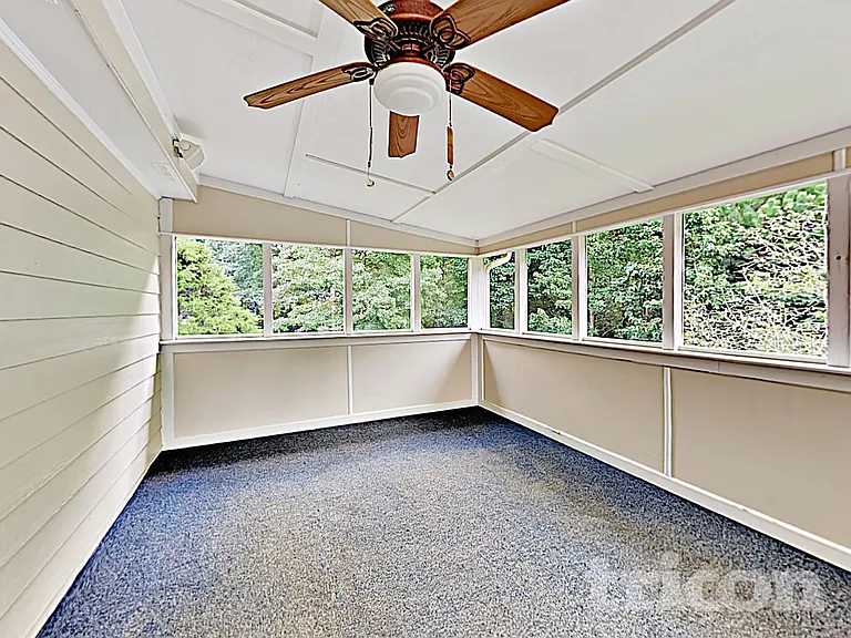 726 Westbury Dr — Photo 15