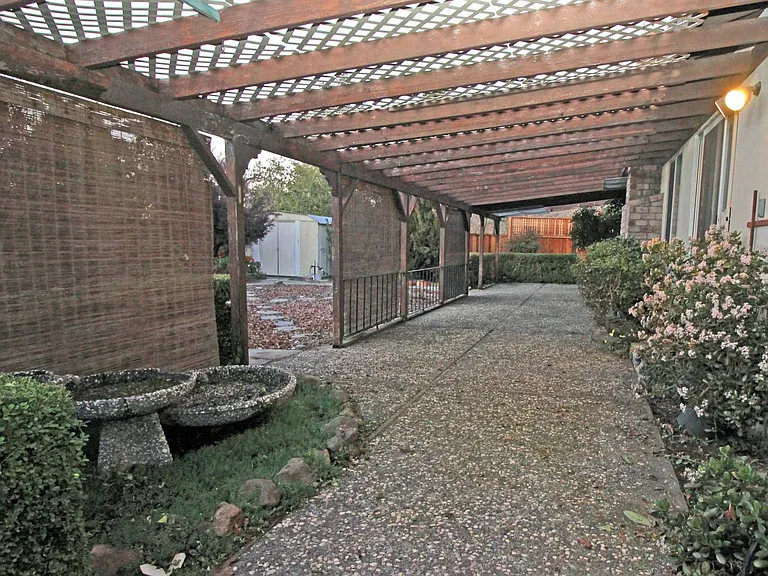 205 El Encanto Way — Photo 11