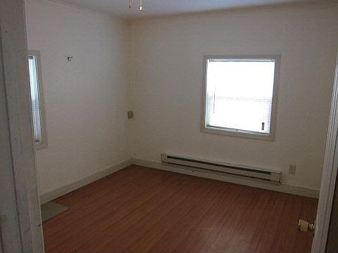5th image of 913 N 8th Ave