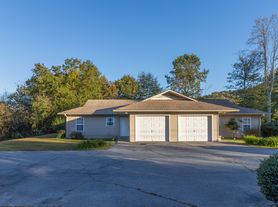 647 Gallimore Rd, Brevard, NC