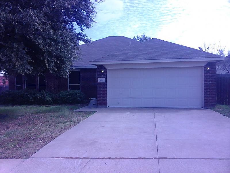1st image of 4711 Shorewood Dr