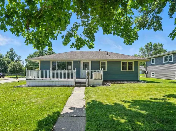 618 E 4th St, West Liberty, IA 52776