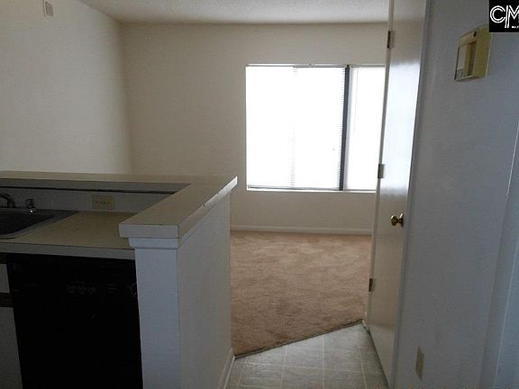 3rd image of 1600 Park Cir APT 312
