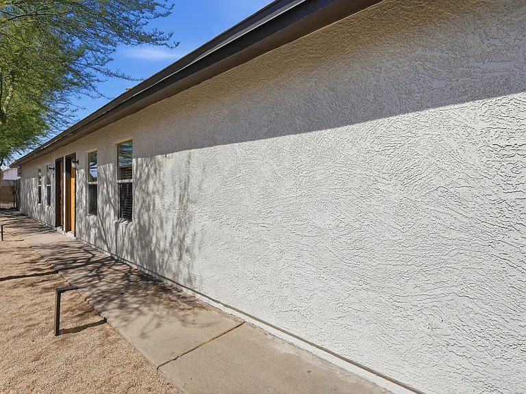 1417 E Roosevelt St #1 — Photo 25