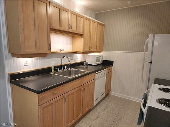 2nd image of 16450 Heather Ln #F103