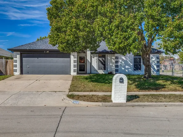 308 Helmsford Trl, Saginaw, TX 76179