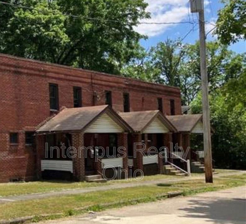 1st image of 2129 Kensington Ave