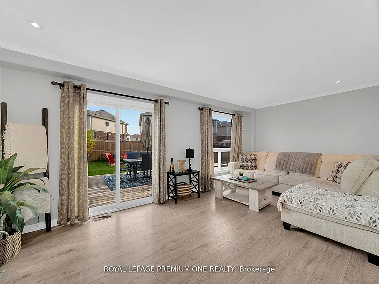 31 Stevenson St — Photo 16