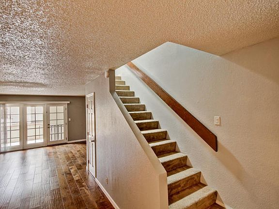 3rd image of 2201 W Union Hills Dr Unit 105