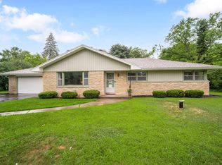 W199N9511 Wellington Dr, Menomonee Falls, WI 53051