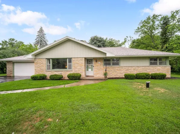 W199N9511 Wellington DRIVE, Menomonee Falls, WI 53051