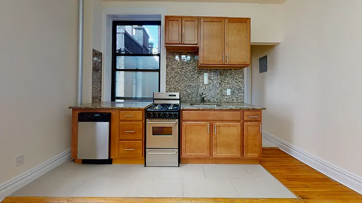 Rented by Bond New York | media 5