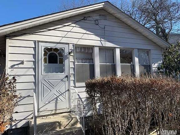 2nd image of 35 Brightwaters Dr