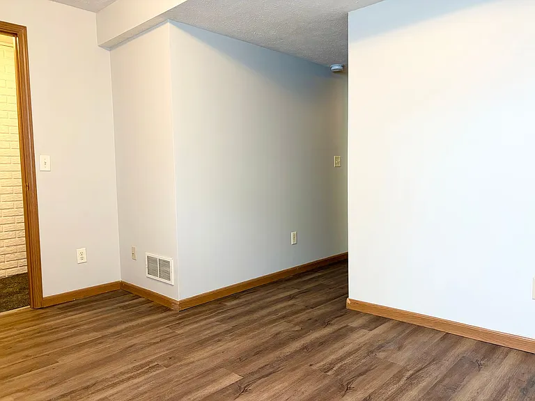 228 Crossing Dr — Photo 14