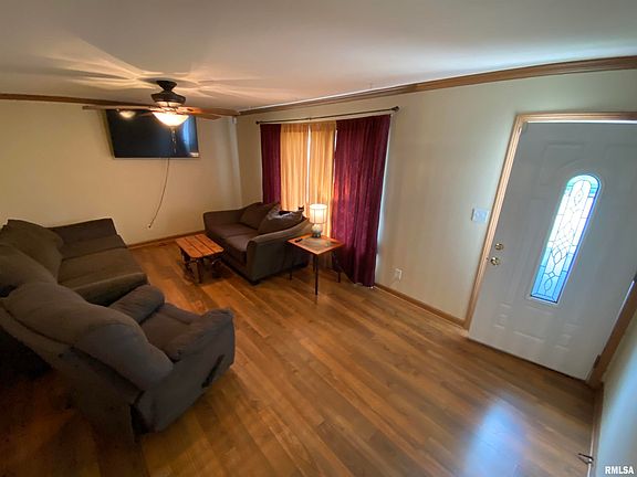3rd image of 1701 Arcade Dr