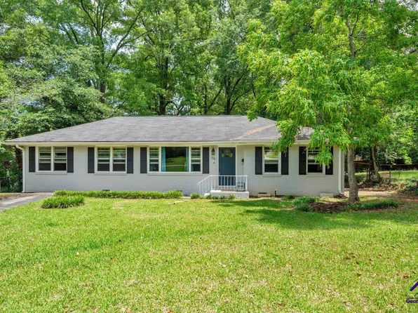 202 Springdale Dr, Warner Robins, GA 31088