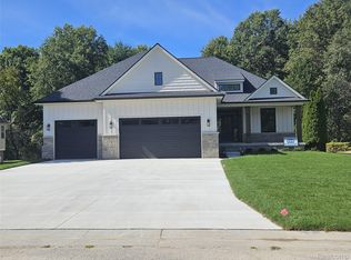 330 Hawks Nest Dr, East China, MI 48054