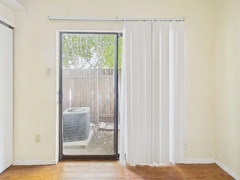 2815 Rio Grande St #110 — Photo 9