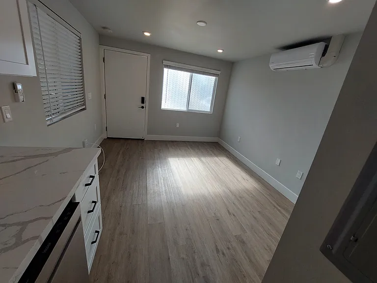 4342 Marlborough Ave #8 — Photo 2