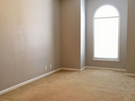 5th image of 8012 Ellisville Ln