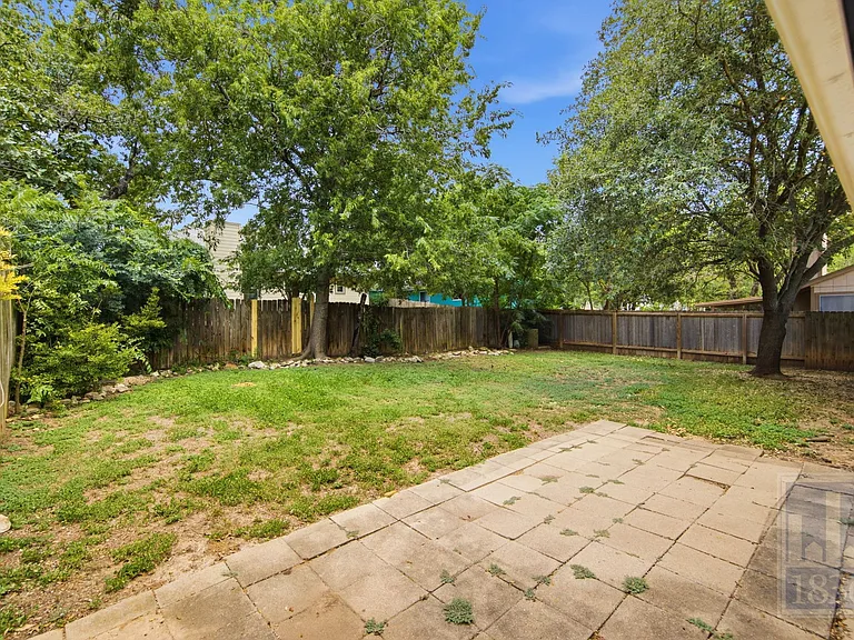 9002 Marsh Dr — Photo 21