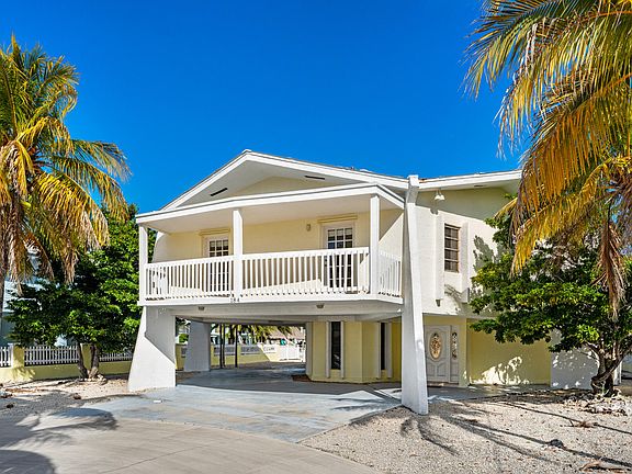 3rd image of 184 Bahama Ave