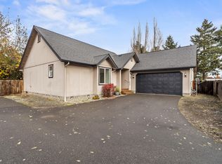 124 SW Verstappen Ln, Grants Pass, OR 97526